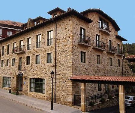 Hotel Villa De Cabrales Arenas De Cabrales Bagian luar foto