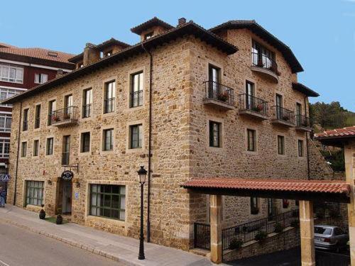 Hotel Villa De Cabrales Arenas De Cabrales Bagian luar foto
