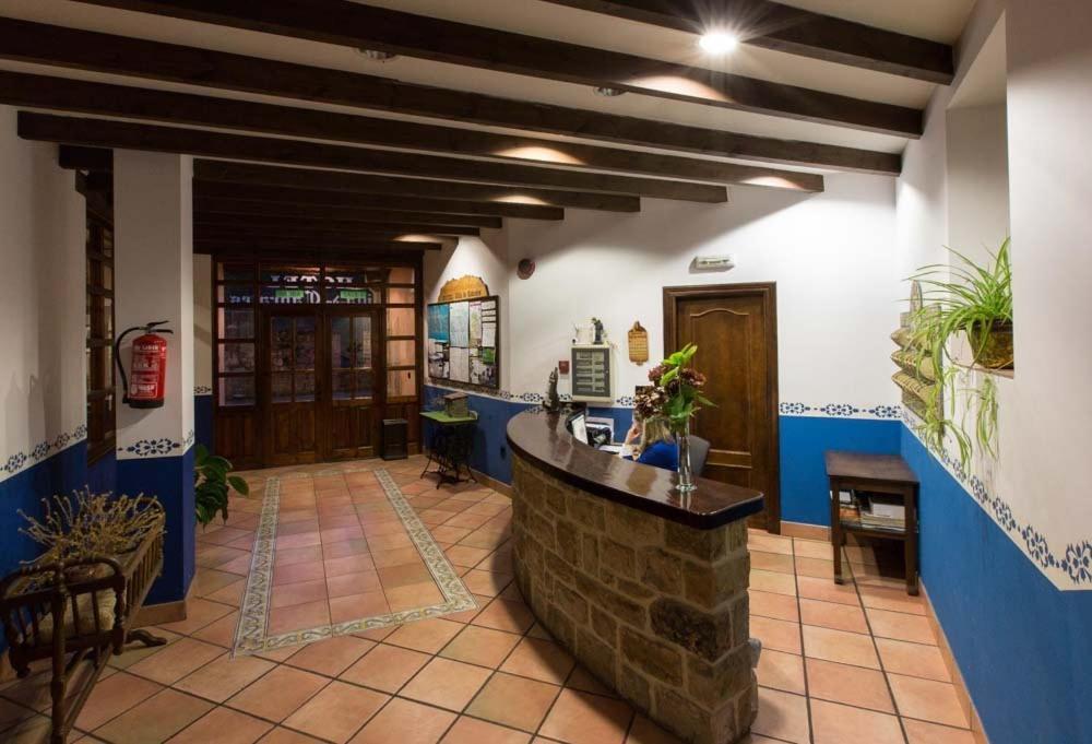 Hotel Villa De Cabrales Arenas De Cabrales Bagian luar foto